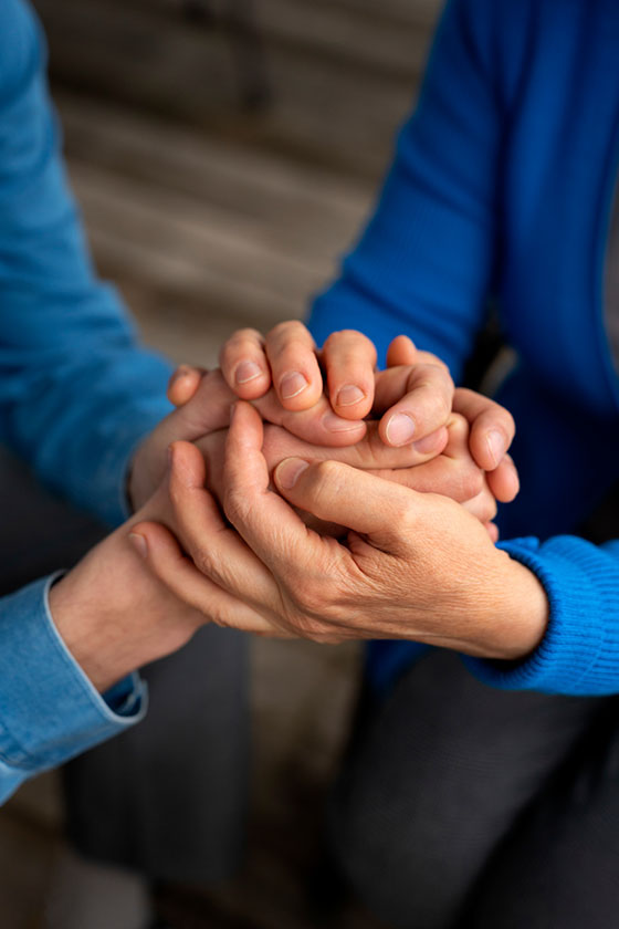 There-are-lots-of-benefits-to-working-in-the-personal-support-industry.jpg